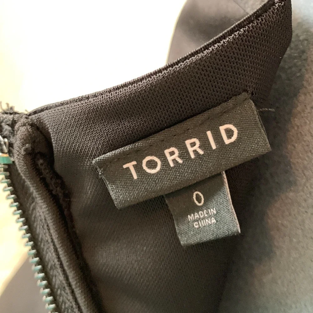 ❌SOLD❌TORRID BLACK SCUBA KNIT & MESH BODYCON DRESS - Picture 12 of 14